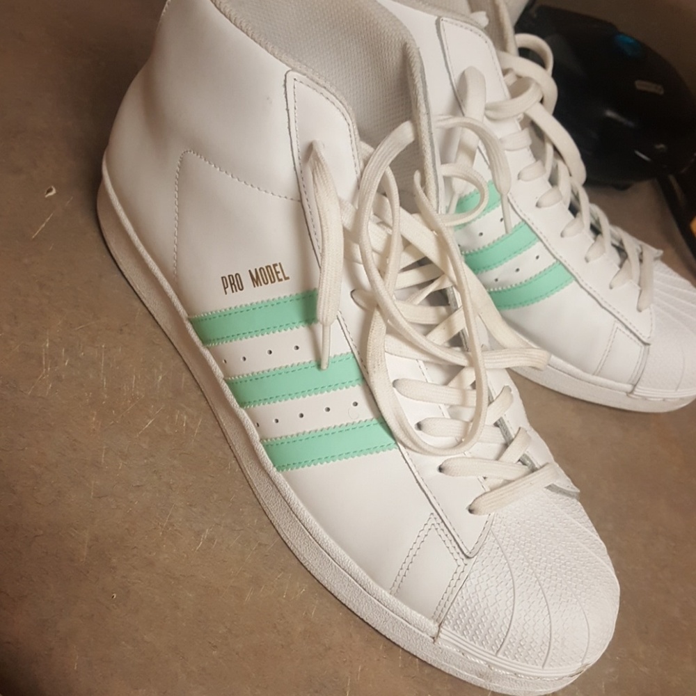 Shoes - Picture 4 of 4
